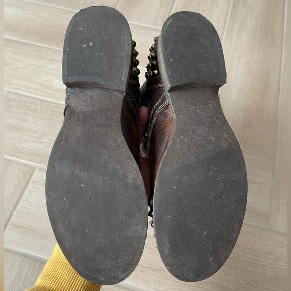 Steve Madden Tarnney Brown Gold Leather Stud Boots - 7 - Picture 5 of 6